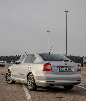 Skoda Octavia cena 22500 przebieg: 281155, rok produkcji 2010 z Gdynia małe 254